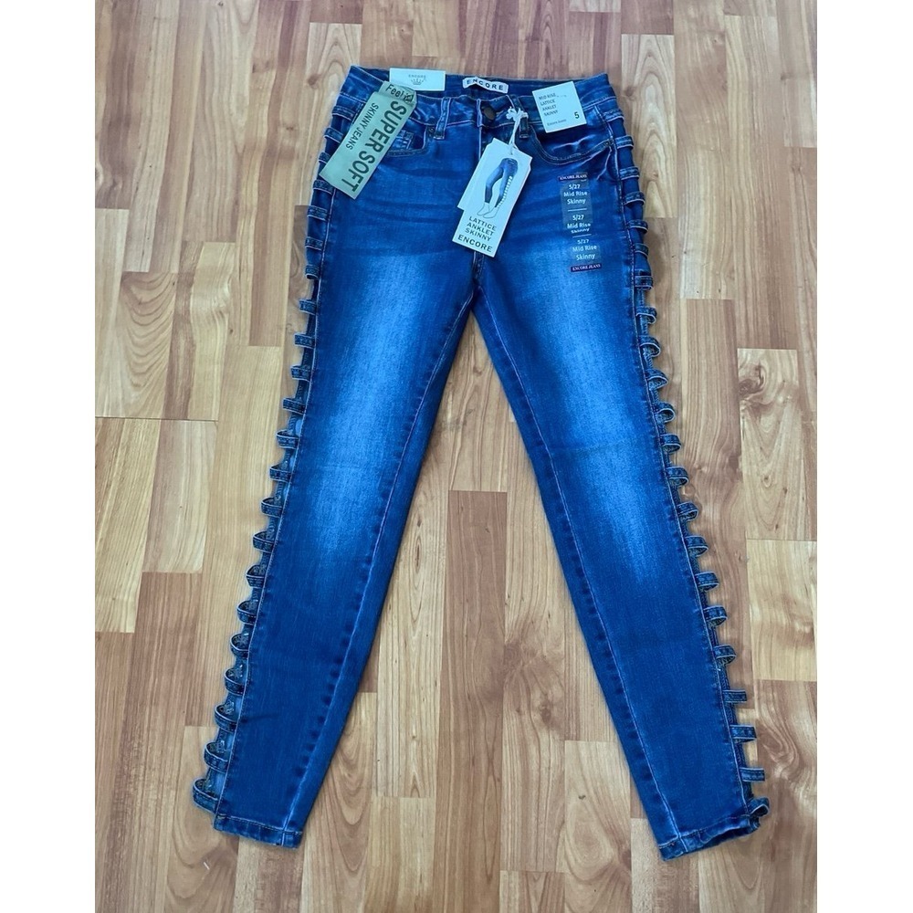 Encore Lattice Anklet Skinny Jeans